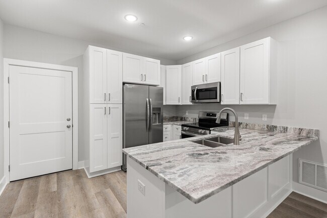 Building Photo - 305 Okaloosa Ave