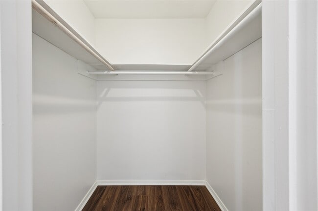 Building Photo - 705 Harold St