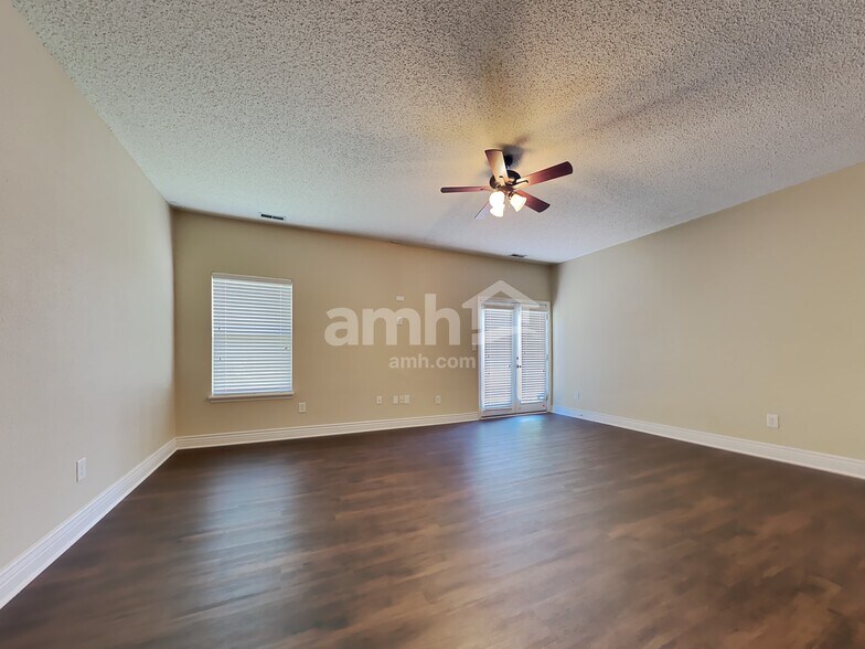 Building Photo - 12247 Inside Trail