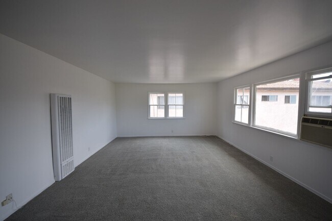 Building Photo - 1422 Stanford St