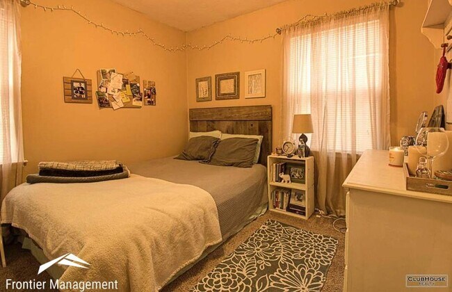 Building Photo - 4 Bedroom Home with Amazing Features Available!