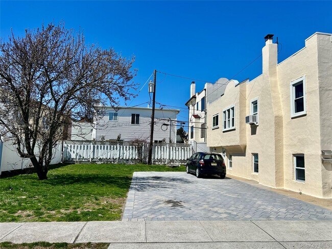 Building Photo - 105 Mitchell Ave