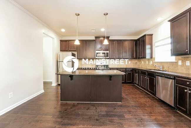 Building Photo - 4 Bedroom Pet-Friendly Home in Union City, GA with Main Street Renewal