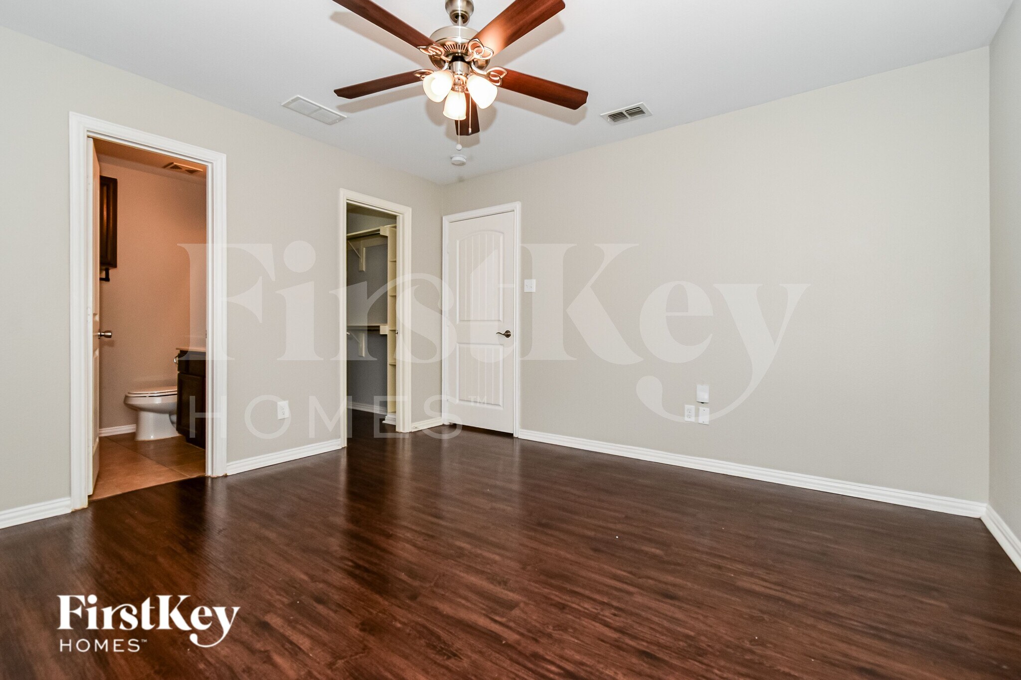 Building Photo - 1818 Willowbrook Dr