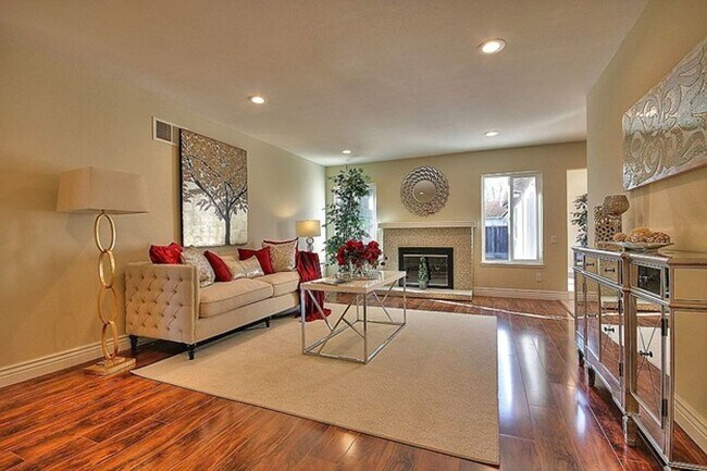 Building Photo - 118 Pagosa Way
