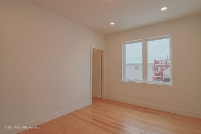 Building Photo - 6123 S Ellis Ave