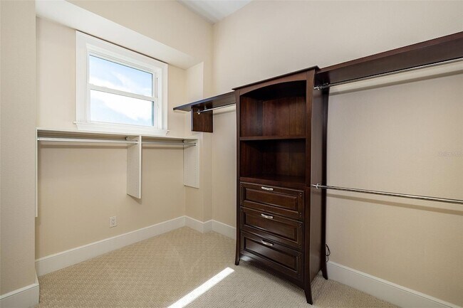 Building Photo - 821 Bay Point Dr