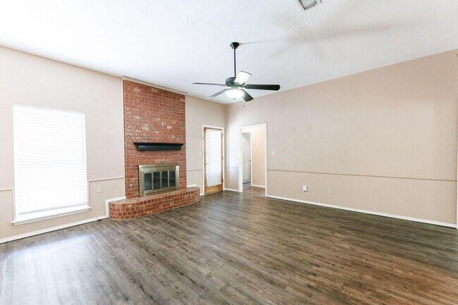 Building Photo - 5903 70th St