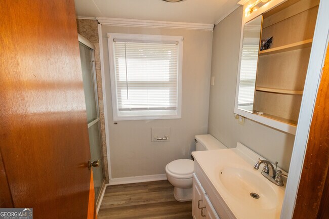 Building Photo - 107 Saxon Pl
