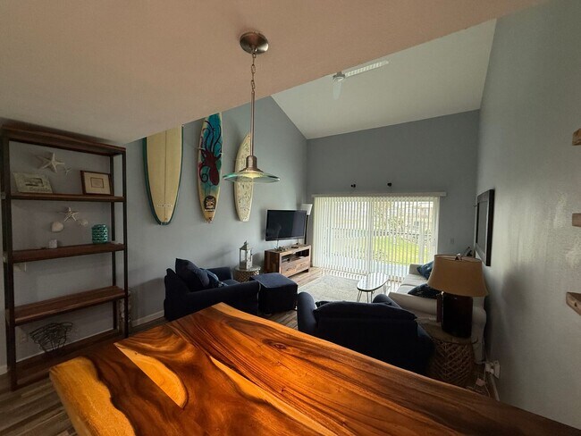 Building Photo - Condo at the Beach - Surfside III HOA