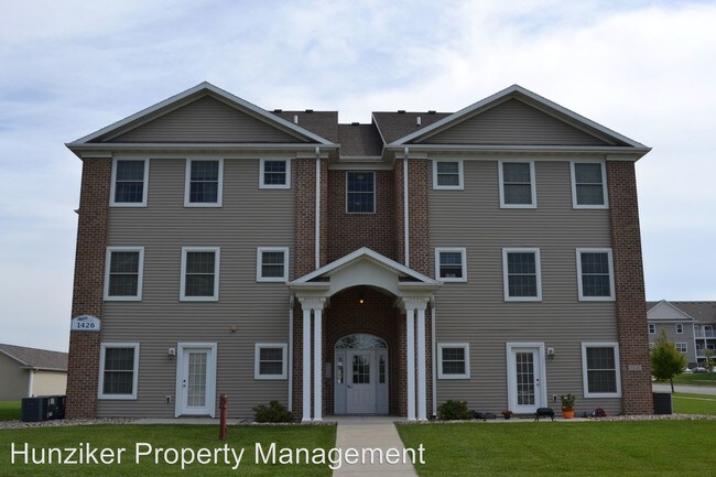 Building Photo - 1426 Mayfield Dr