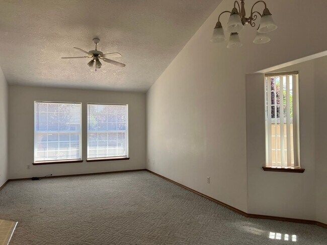Building Photo - OWN301