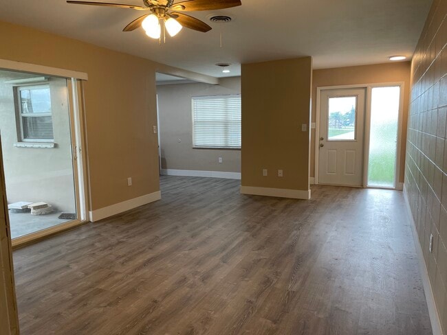 Building Photo - Whitman