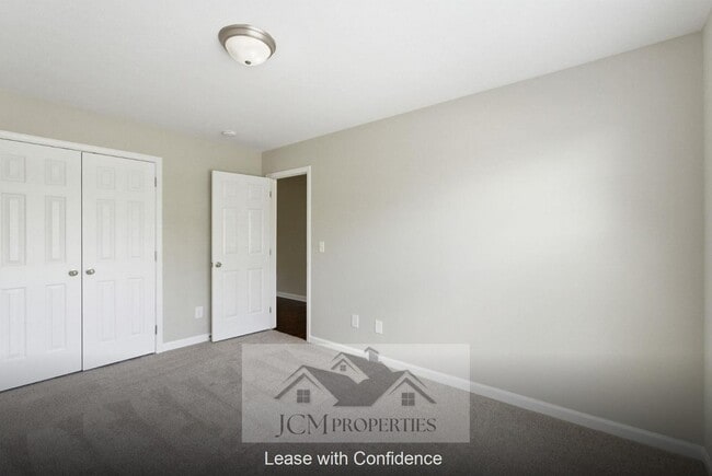 Building Photo - 2001 Polk Ln