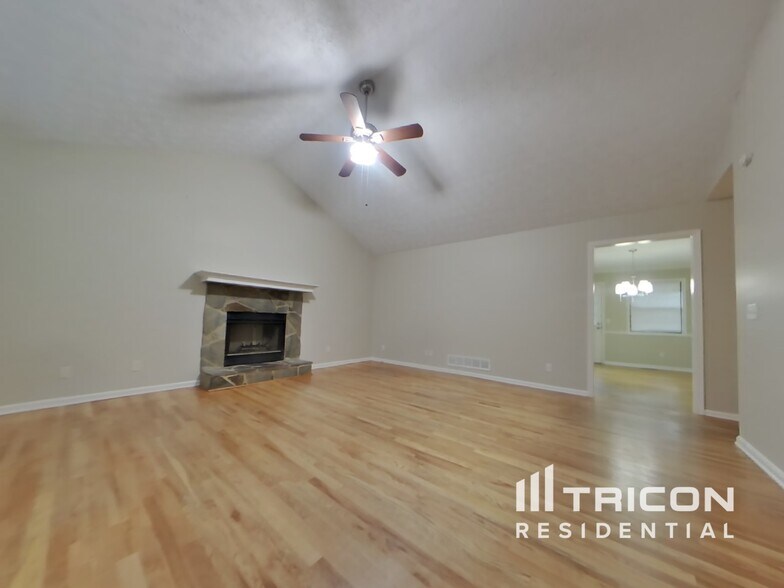 Building Photo - 331 Denae Ct