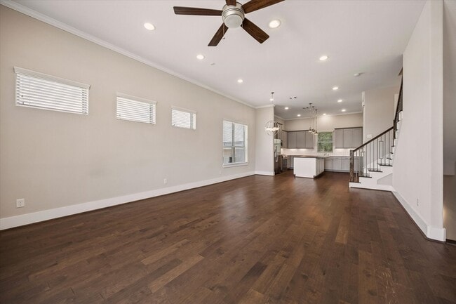 Building Photo - 5912 E Post Oak Ln
