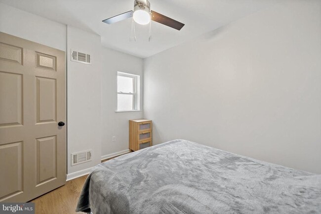 Building Photo - 2630 S Rosewood St