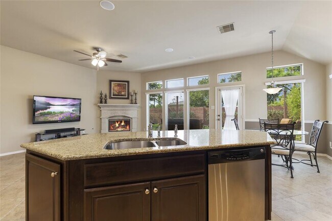Building Photo - 13211 Misty Shore Ln