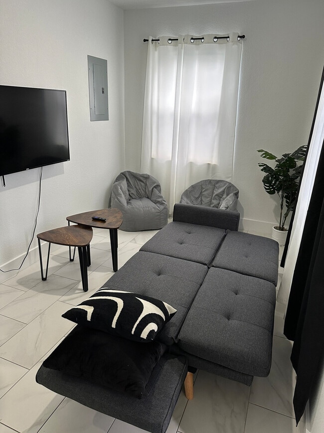 Building Photo - 261 NW 34th St