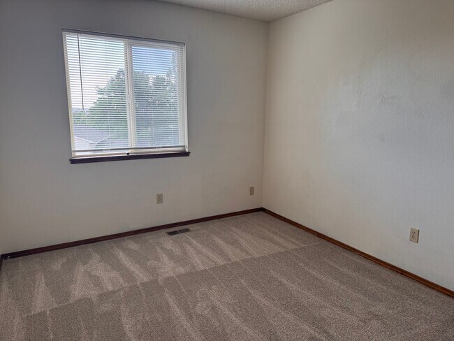 Building Photo - 3827 Glenhurst St