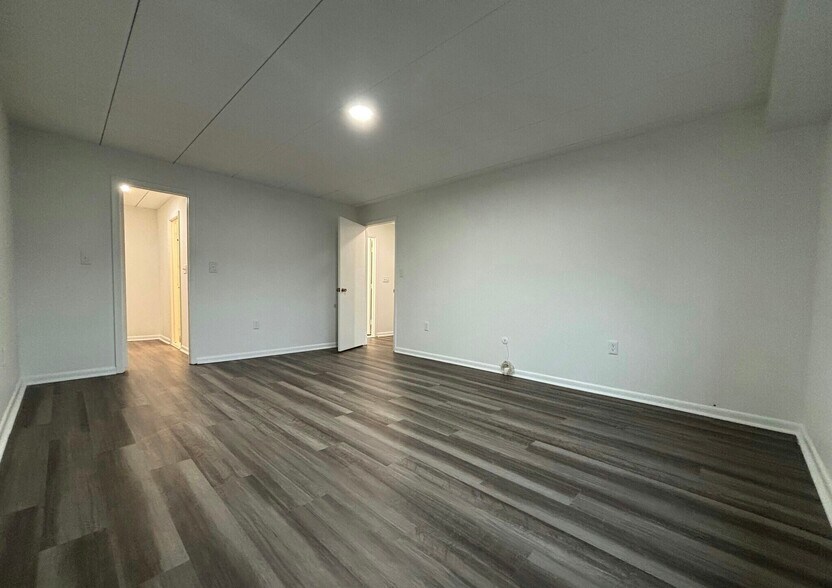 Building Photo - 30 Hill Rd