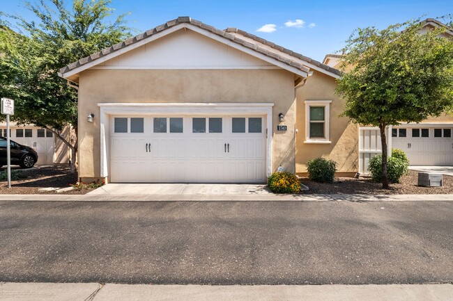 Building Photo - Gorgeous and spacious home in Gilbert, AZ!