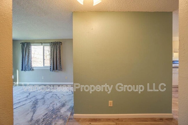 Building Photo - 503 NW 5th Ave