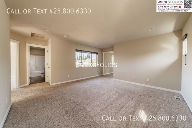 Building Photo - 10626 Eastridge Dr NE
