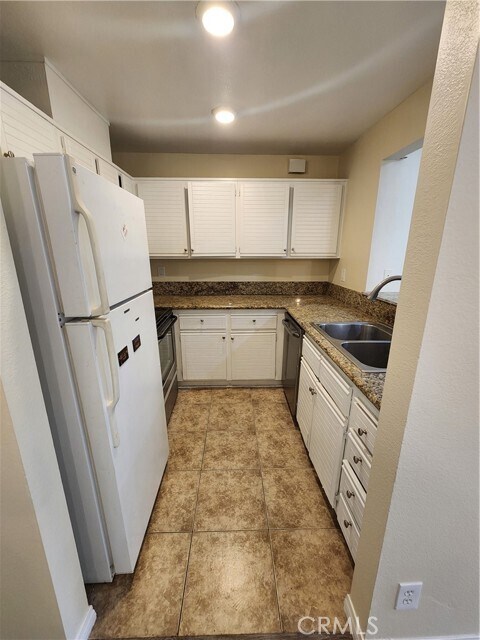 Building Photo - 13115 Le Parc Blvd