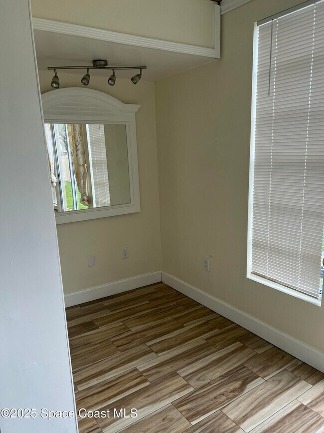 Building Photo - 3135 Shady Dell Ln