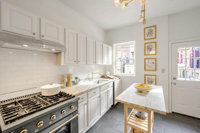 Kitche - 772 Harvard St NW