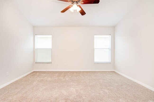 Building Photo - 9853 Portofino Dr