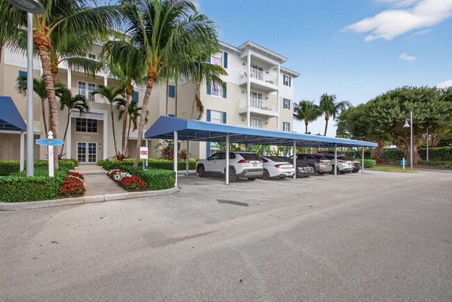 Building Photo - 834 Bay Colony Dr S