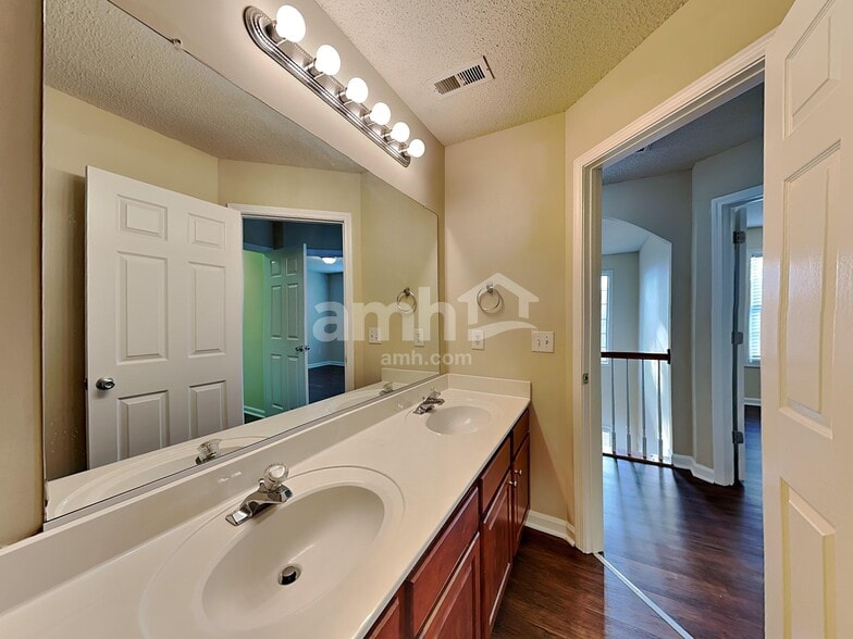 Building Photo - 2286 Rothwood Acres Rd