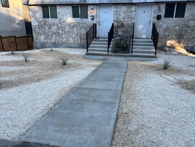 Building Photo - 3305 Clawson Rd