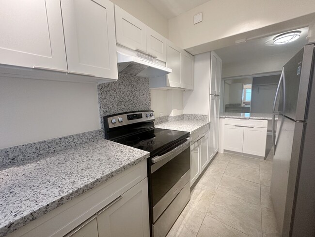 Building Photo - Flat $500 1st Month Rent Special! | Prime ...