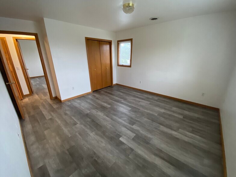 Building Photo - 527 Trail Side Dr