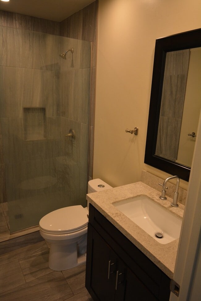 Building Photo - 3312 Caminito Eastbluff
