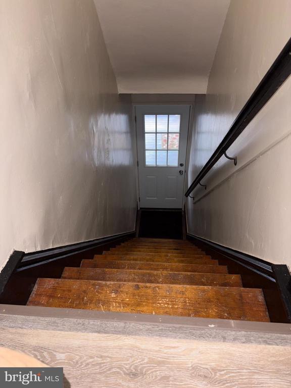 Building Photo - 121 E Washington St