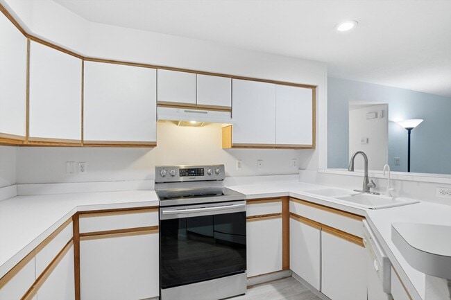 Building Photo - 1335 Millbrook Trail