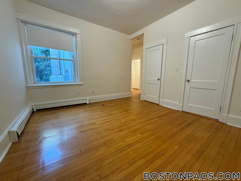 Building Photo - 17 Fairbanks St