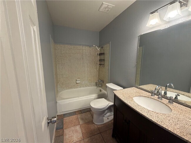 Building Photo - 5971 Vía Capri Dr