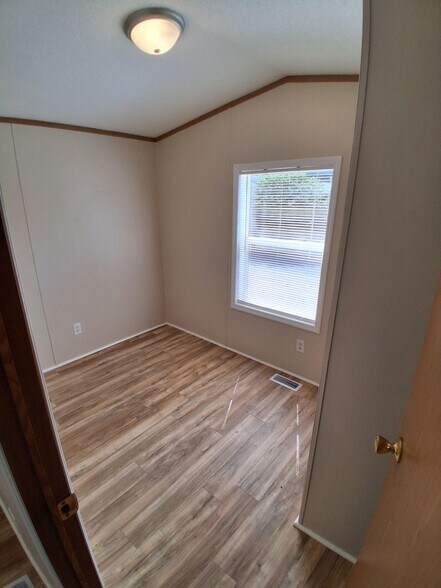 Building Photo - 13 Krista Ln