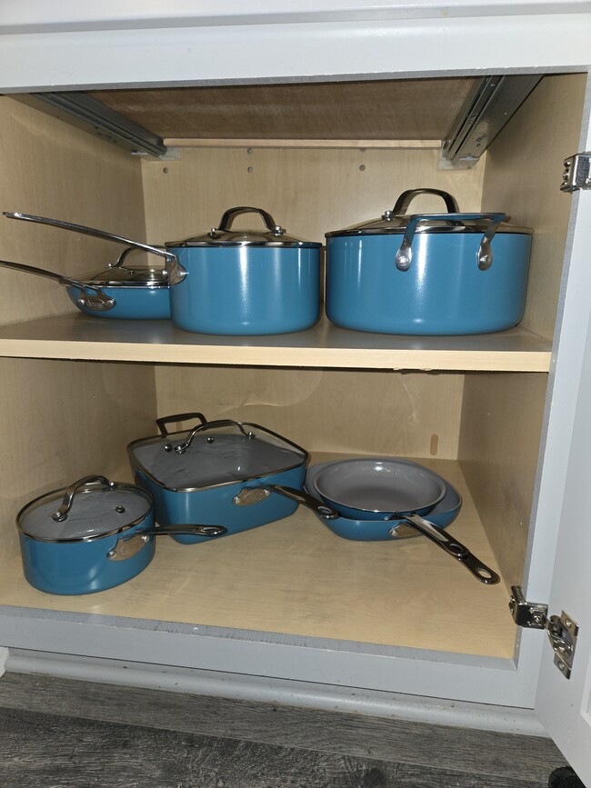 Cookware - 613 Hillsboro Rd