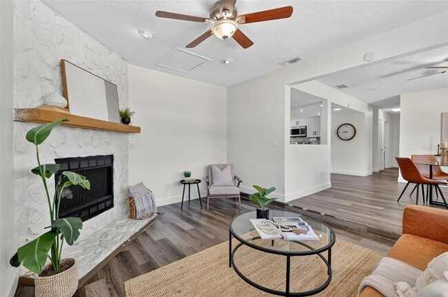 Building Photo - 11119 Temple Ave