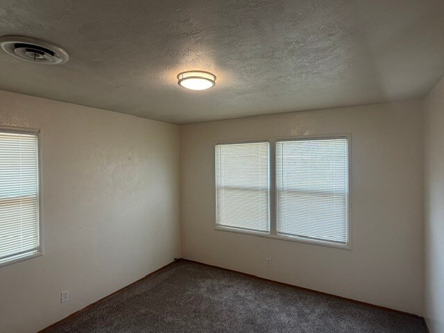 Building Photo - 1514 Maplewood Dr