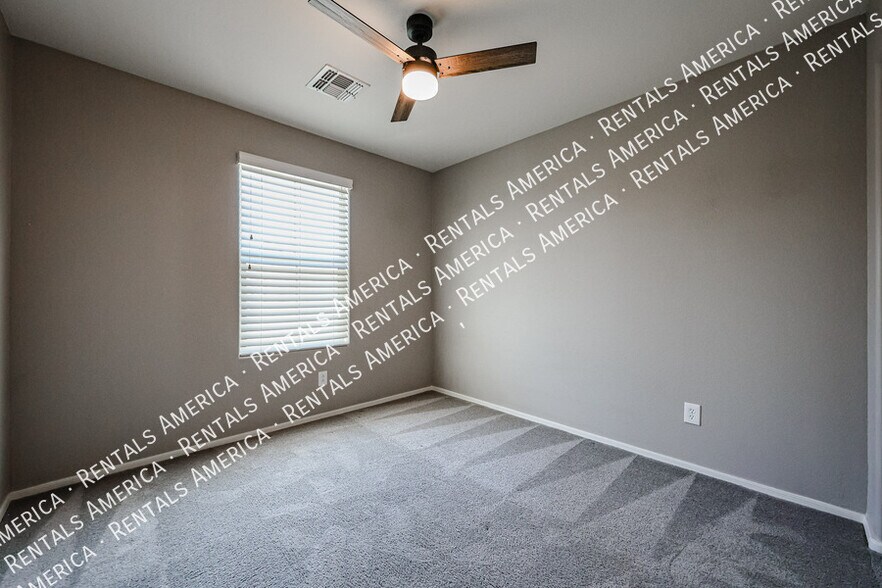 Building Photo - 257 N 56th Pl