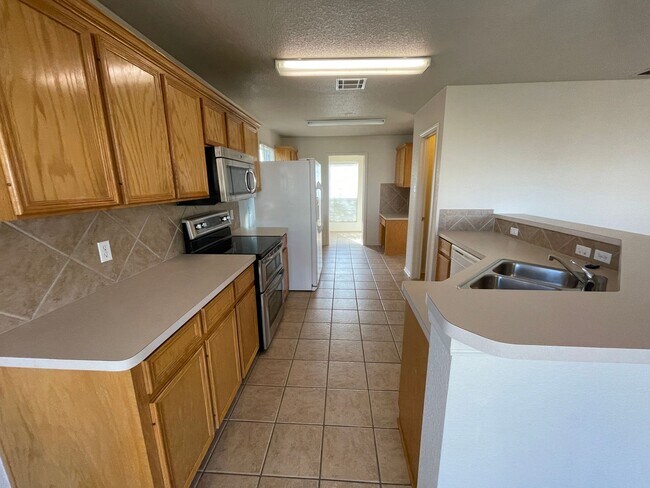 Building Photo - 4-Bedroom House for Rent in Killeen