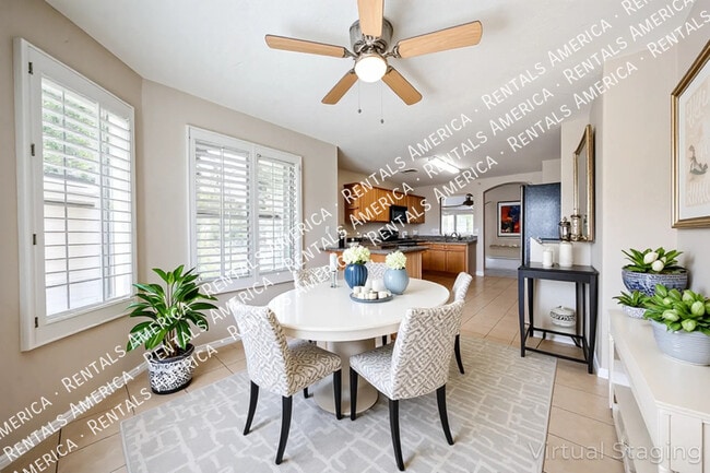 Building Photo - 9202 W MacKenzie Dr