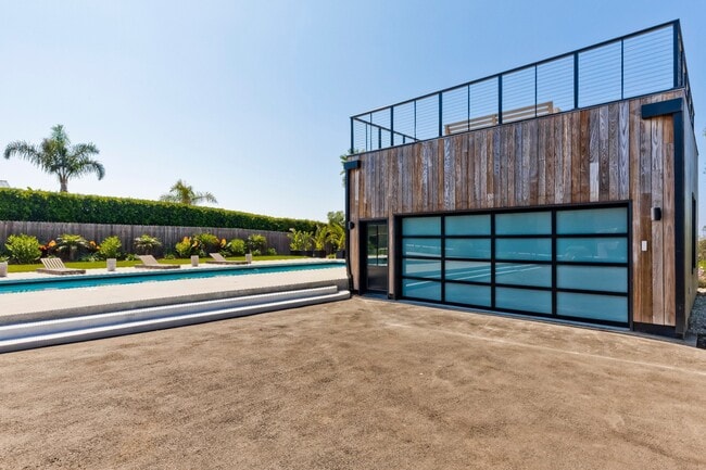 Building Photo - 6711 Wandermere Rd